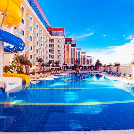 ילובה Elegance Resort Hotel & Spa Wellness-Aqua מראה חיצוני תמונה