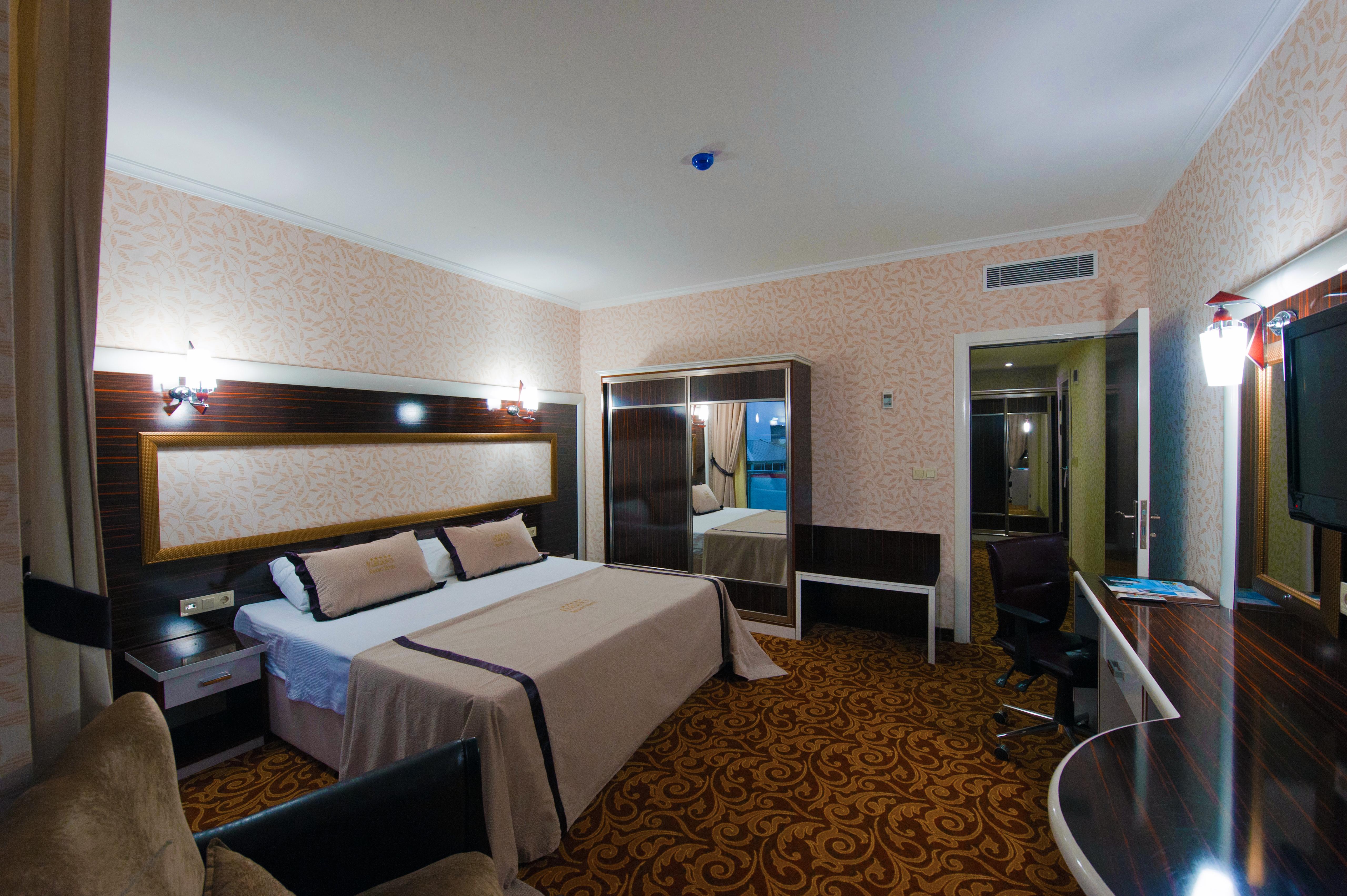 ילובה Elegance Resort Hotel & Spa Wellness-Aqua מראה חיצוני תמונה