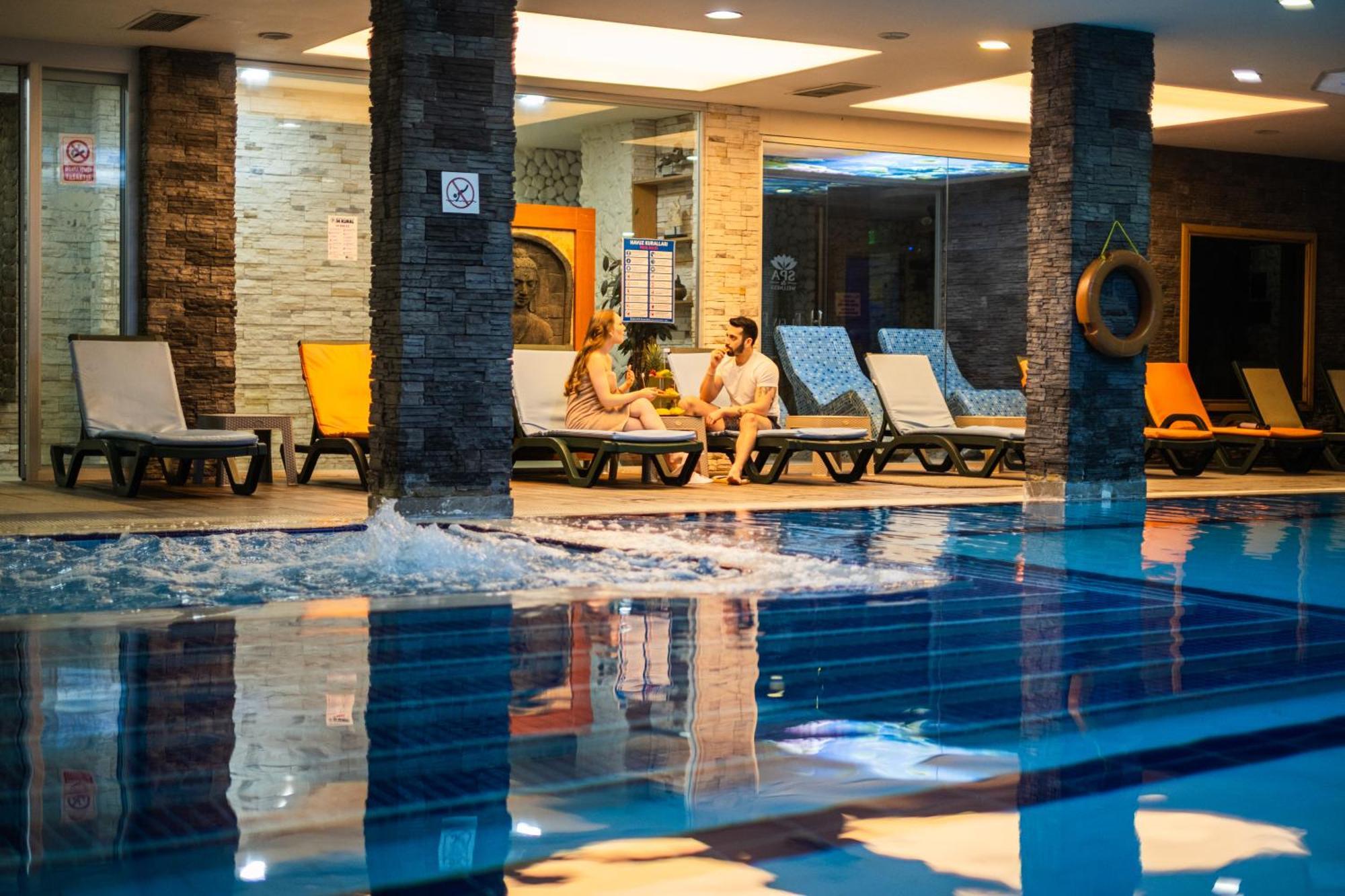 ילובה Elegance Resort Hotel & Spa Wellness-Aqua מראה חיצוני תמונה