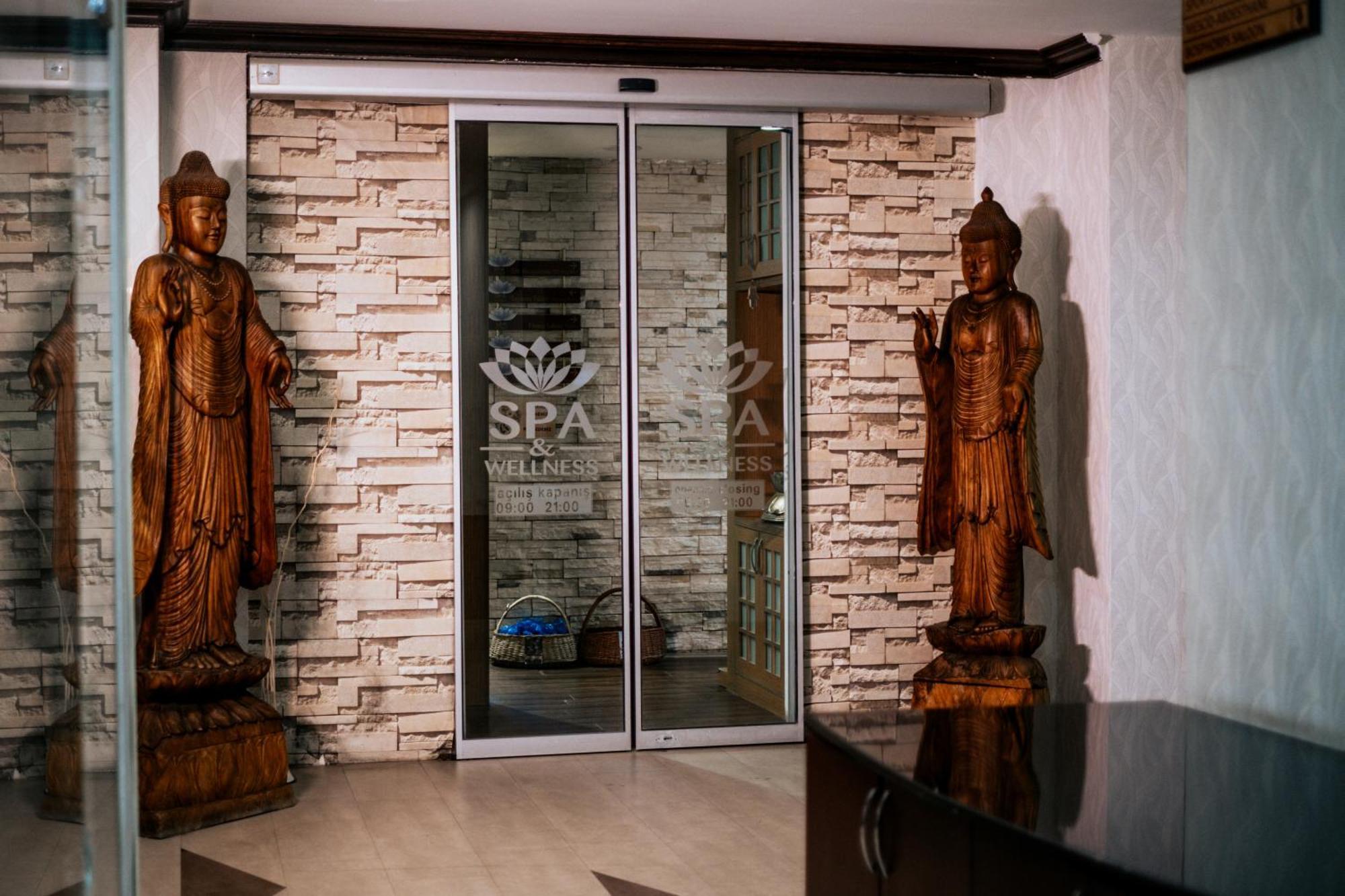 ילובה Elegance Resort Hotel & Spa Wellness-Aqua מראה חיצוני תמונה