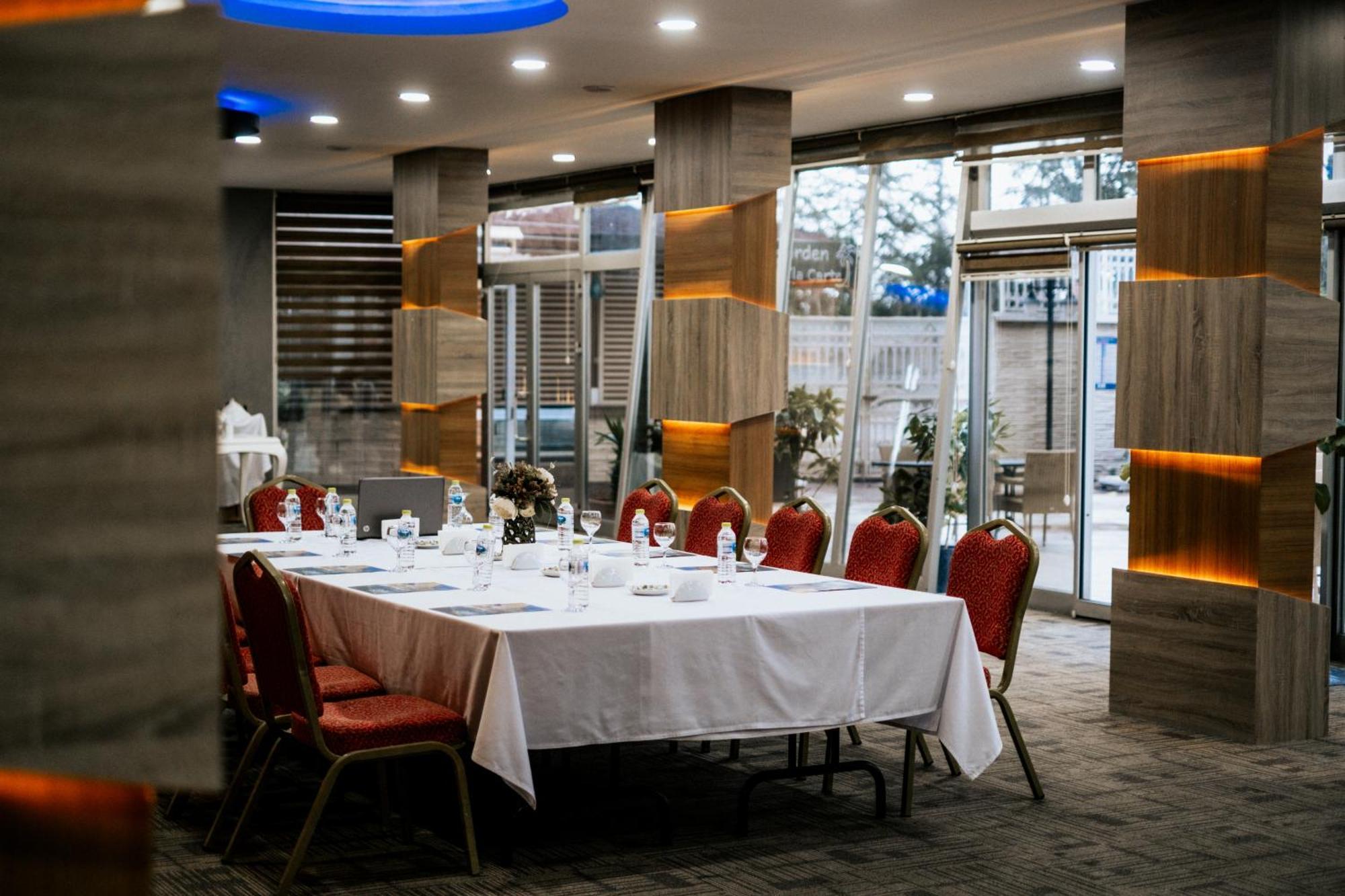 ילובה Elegance Resort Hotel & Spa Wellness-Aqua מראה חיצוני תמונה