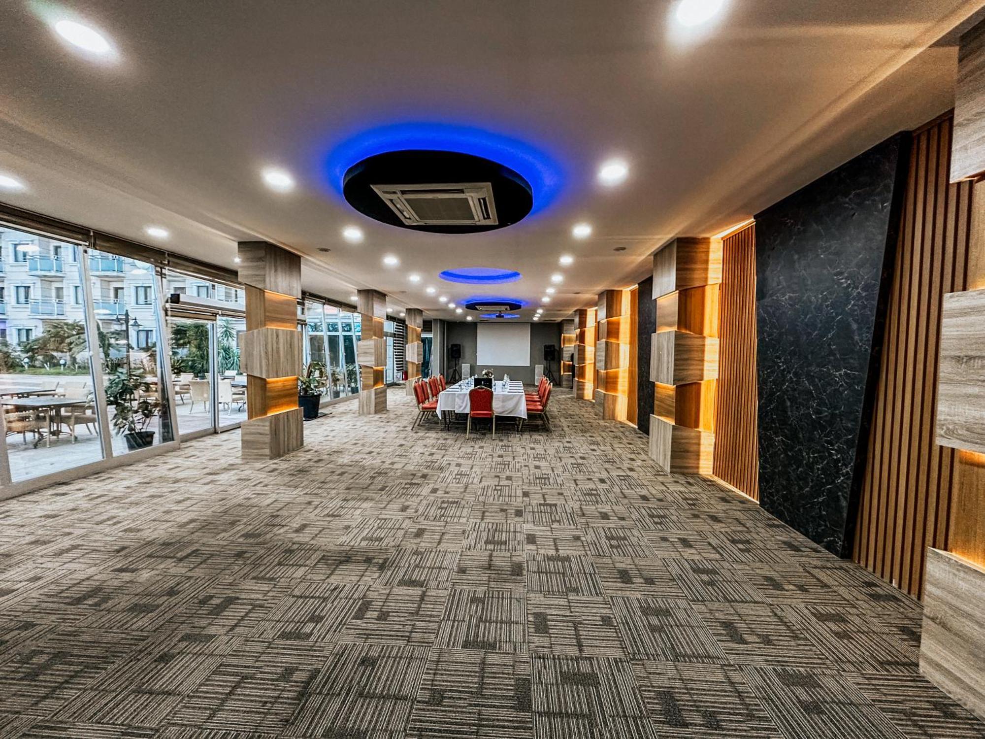 ילובה Elegance Resort Hotel & Spa Wellness-Aqua מראה חיצוני תמונה