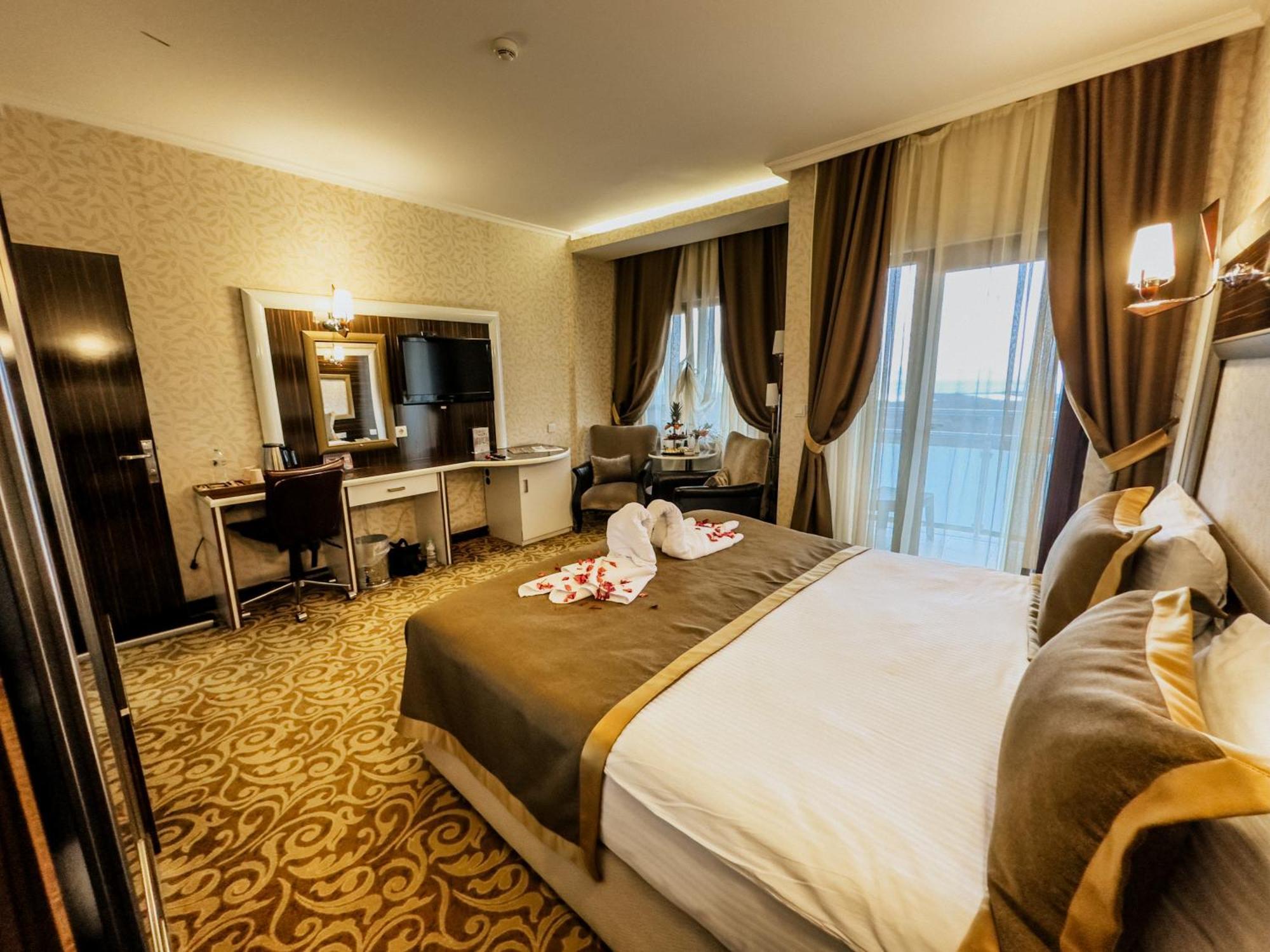 ילובה Elegance Resort Hotel & Spa Wellness-Aqua מראה חיצוני תמונה
