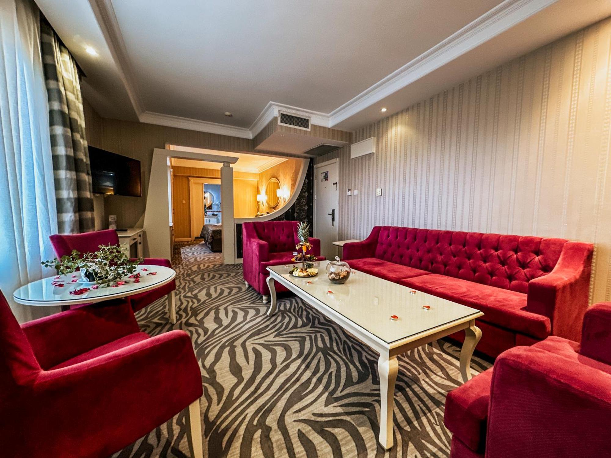 ילובה Elegance Resort Hotel & Spa Wellness-Aqua מראה חיצוני תמונה