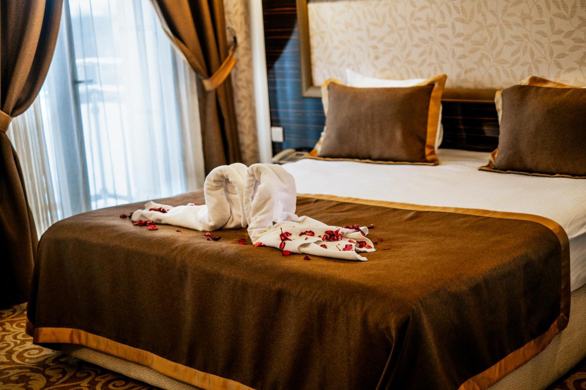 ילובה Elegance Resort Hotel & Spa Wellness-Aqua מראה חיצוני תמונה