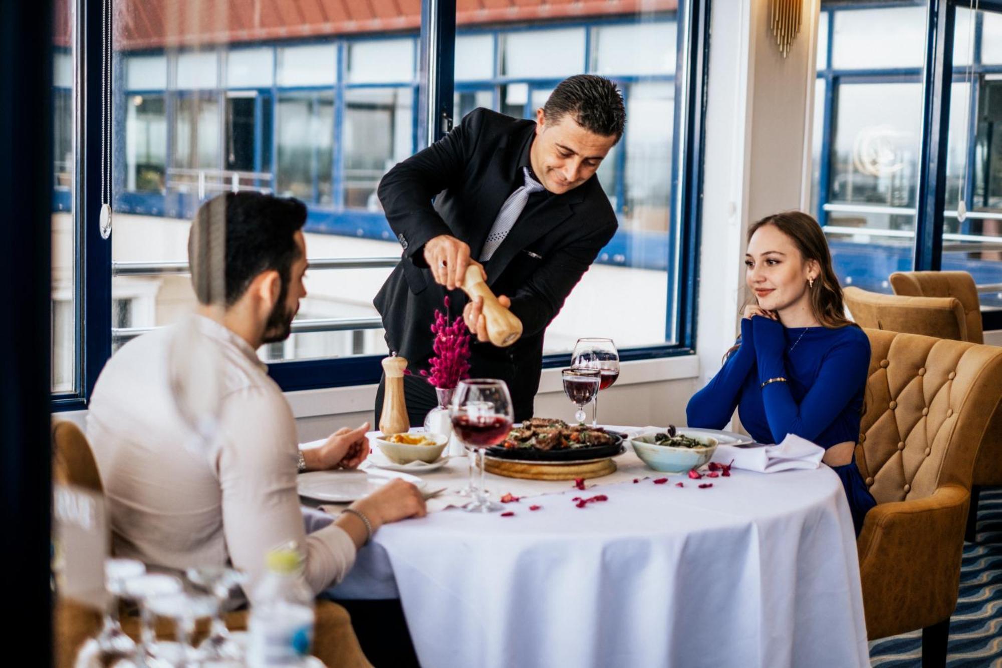 ילובה Elegance Resort Hotel & Spa Wellness-Aqua מראה חיצוני תמונה